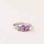 Bague Capucine - trio or blanc : platine - saphir rose, violet et diamant