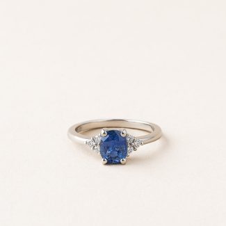 Bague Eléonore - or blanc : platine - saphir et diamants