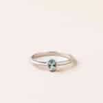 Bague sertis clos ovale - or blanc : platine - aigue-marine ovale