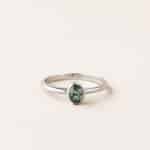Bague sertis clos ovale - or blanc : platine - saphir teal ovale