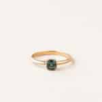 Bague saphir sertis clos coussin - or jaune - saphir teal coussin