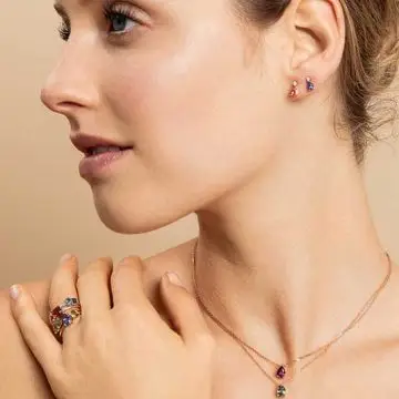 Capucine, collection Charles Arteon Joaillerie Et boucles d'oreilles poire spinelle mahenge saphir