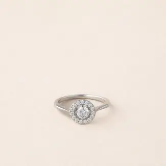 Bague diamant 0,30 carat et halo de diamants - modèle Halo de Charles Arteon Joaillerie