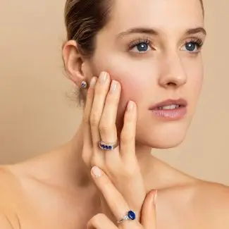 Boucles d'oreilles saphirs et diamants sur or torsadé