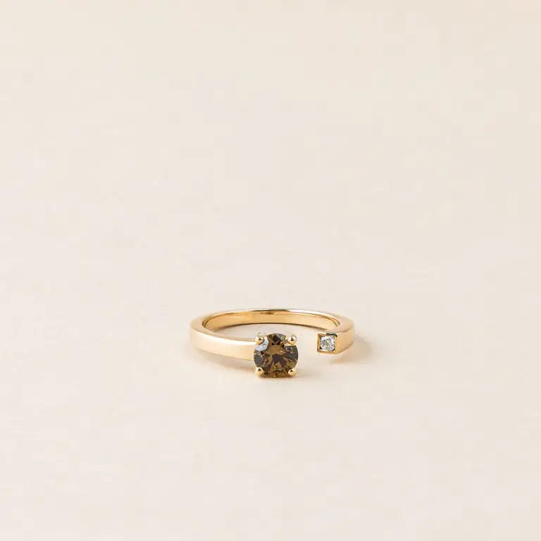 Bague cassiopée grenat démantoide