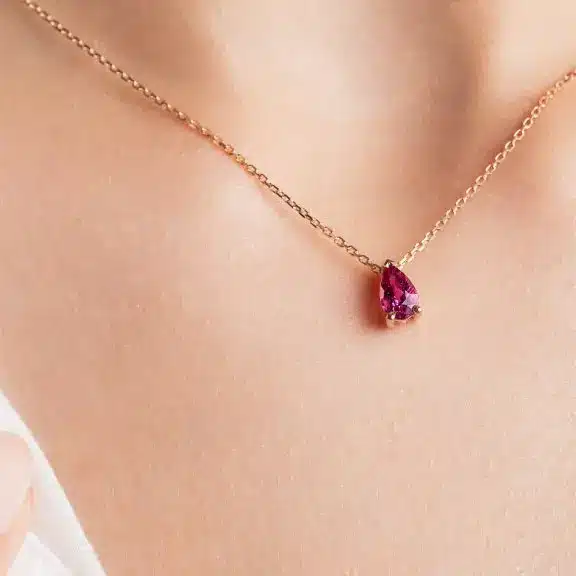 Collier tourmaline rose poire or rose porté
