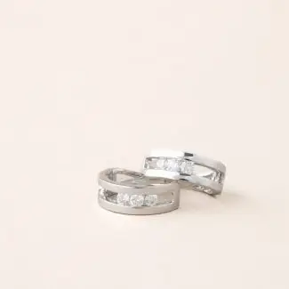 Boucles d'oreilles dormeuses diamants