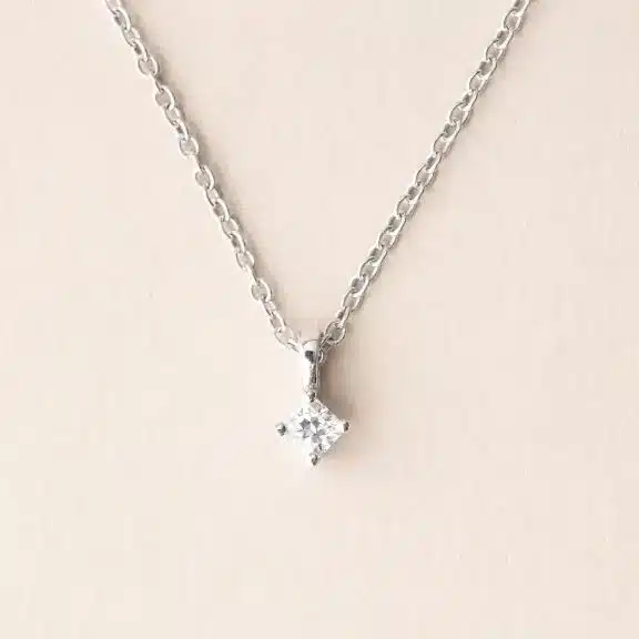 Collier diamant 4 griffes solitaire