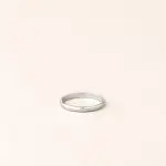 Alliance femme demi jonc 2,5 mm or blanc et homme - charles arteon joaillerie