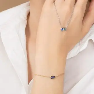 Collection-capucine-zoom-bracelet capucine saphir et collier capucine