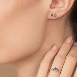Boucles d'oreilles saphirs bleu et rose en or blanc - Modèle Capucine de Charles Arteon Joaillerie