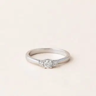 Bague diamants en or gris - petit modèle Eden de Charles Arteon Joaillerie