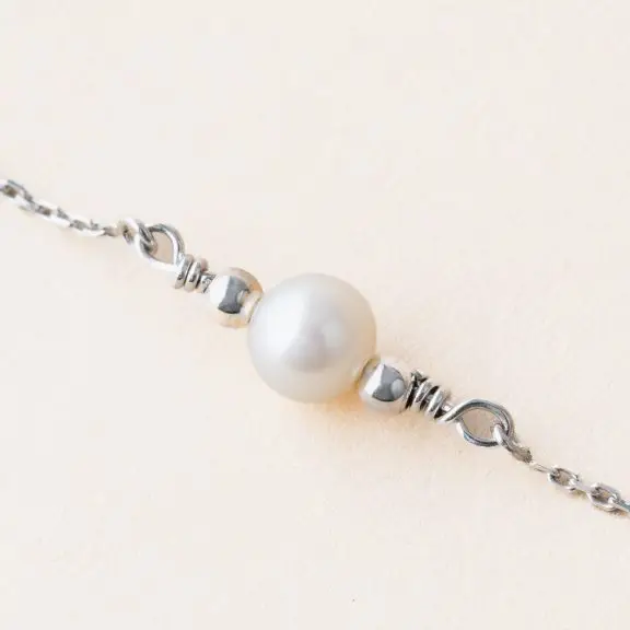 Bracelet perle de culture, eau douce, blanche en or blanc 750, Charles Arteon Joaillerie
