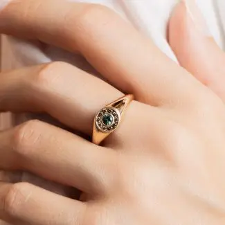 Chevalière femme diamants brun saphir teal or jaune portée - Peio