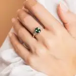 Bague marguerite tourmaline lagon diamant portée