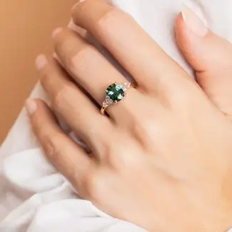 Bague marguerite tourmaline lagon diamant portée