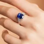 Bague Marguerite Saphir diamants porté