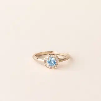Bague aigue-marine diamants halo or jaune de Charles Arteon Joaillerie