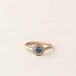 Bague halo saphir et diamants - or rose - modèle Halo de Charles Arteon Joaillerie
