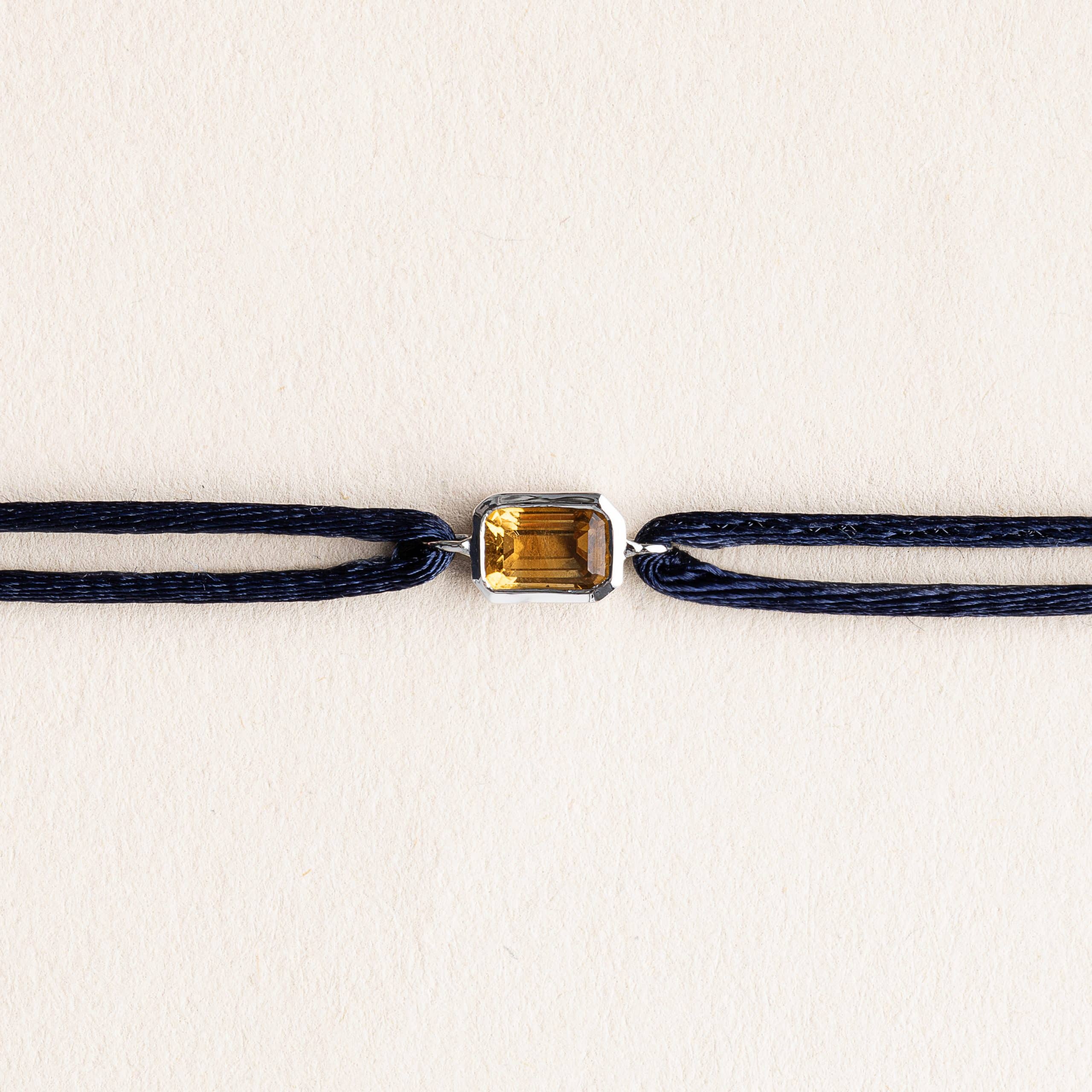Bracelet Ory - Petit modèle - Or blanc : Platine - Citrine - Cordon bleu marine Bracelet cordon homme et femme Ory - Citrine - Or blanc 750 millièmes ou Platine 950 millièmes recyclé - bracelet petit modèle cordon bleu marine