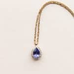 Collier tanzanite entourage - Eugénie poire - or jaune - tanzanite et diamants