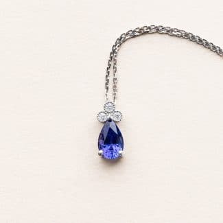Collier tanzanite diamants perlé - or blanc : platine - tanzanite poire et diamants