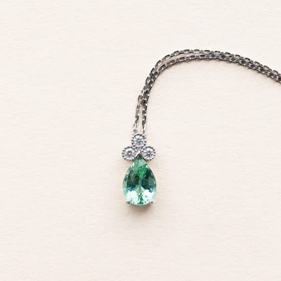 Collier tourmaline lagon diamants perlé en or blanc / platine - de Charles Arteon Joaillerie