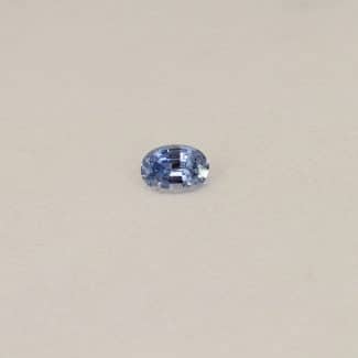 Saphir bleu gris - xx ct - packshot Charles Arteon Joaillerie