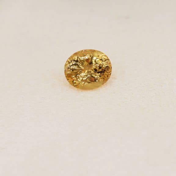 Topaze impériale Brésil naturel - 2,13 ct - packshot - Charles Arteon Joaillerie