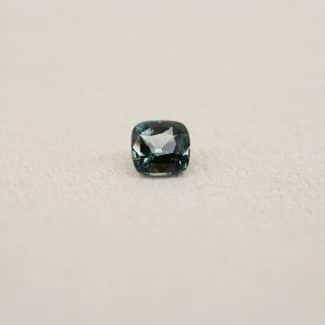 Saphir teal coussin de 1,46 carat - Charles Arteon Joaillerie