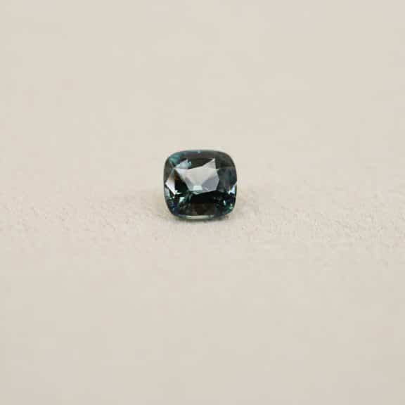 Saphir teal coussin de 1,46 carat - Charles Arteon Joaillerie