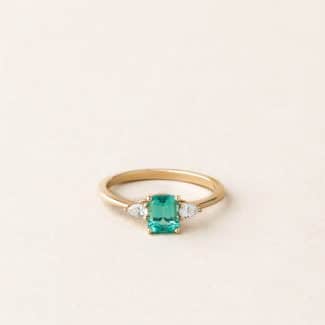 Bague émeraude et diamants en or jaune - modèle Jeanne de Charles Arteon joaillerie