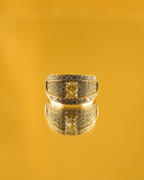 Bague diamant jaune de 1 carat et diamants blancs sur or jaune 750 millièmes recyclé - Charles Arteon Joaillerie