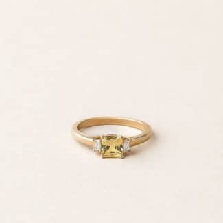 Bague saphir jaune et diamants - or jaune - modèle Julie de Charles Arteon Joaillerie
