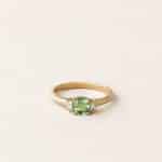 Bague tourmaline verte chrome et diamants - or jaune - modèle Julie de Charles Arteon Joaillerie