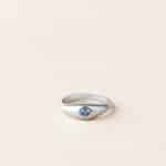 Pinky ring Cleo saphir - or blanc et platine - Charles Arteon Joaillerie