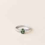 Bague Manon saphir vert et diamants - Or blanc - Charles Arteon Joaillerie