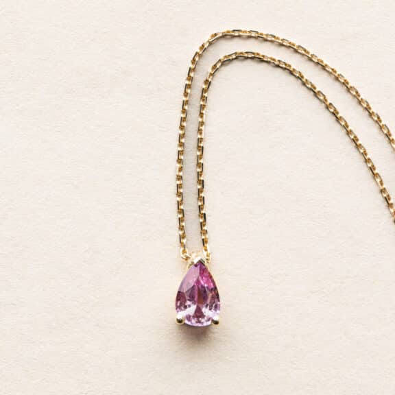 Collier saphir rose poire - Or jaune - Charles Arteon Joaillerie